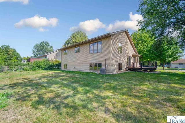 1676 Castle Drive, North Mankato, MN 56003