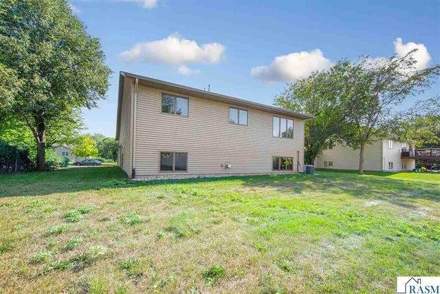1676 Castle Drive, North Mankato, MN 56003