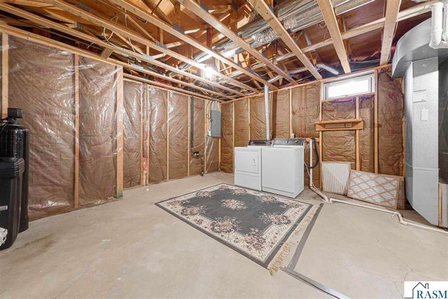 1676 Castle Drive, North Mankato, MN 56003