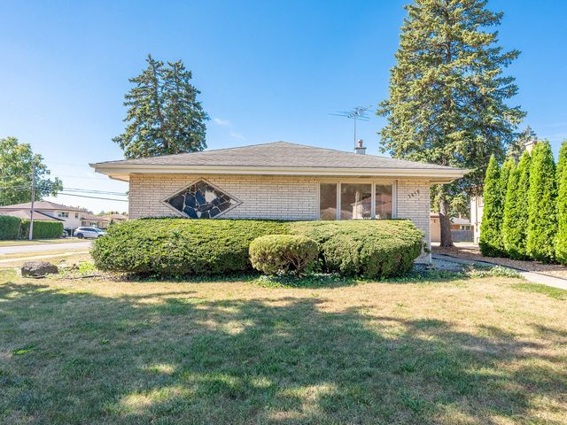 2858 Kensington Avenue, Westchester, IL 60154