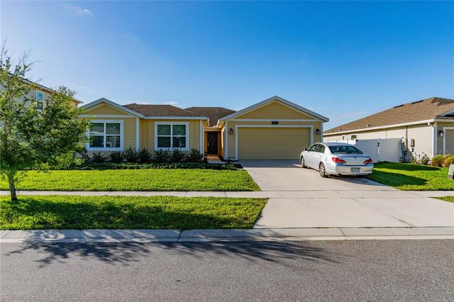 5325 RED CORAL CIRCLE, Mount Dora, FL 32757