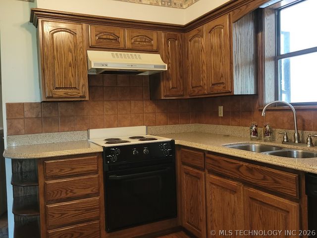 1781 E McGill, Eufaula, OK 74432