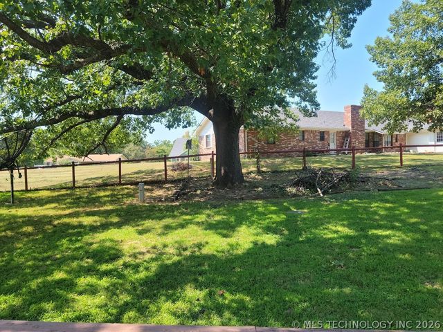 1781 E McGill, Eufaula, OK 74432