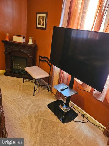 601 CRESCENT DR, Glenolden, PA 19036