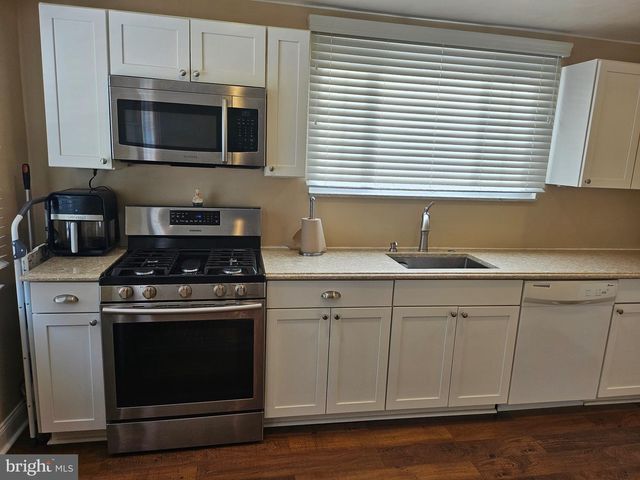 601 CRESCENT DR, Glenolden, PA 19036