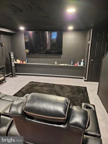 601 CRESCENT DR, Glenolden, PA 19036