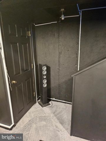 601 CRESCENT DR, Glenolden, PA 19036