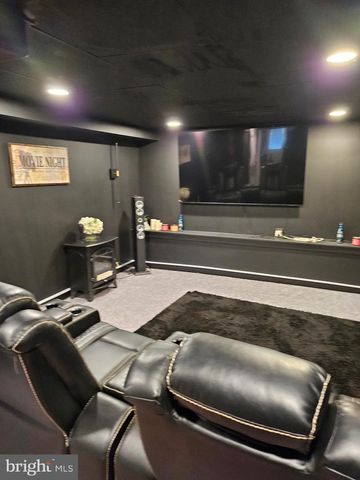 601 CRESCENT DR, Glenolden, PA 19036