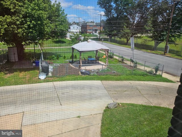 601 CRESCENT DR, Glenolden, PA 19036