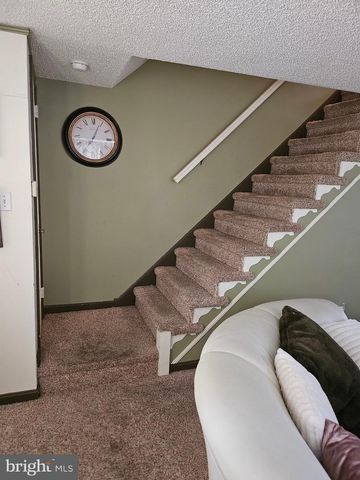 601 CRESCENT DR, Glenolden, PA 19036