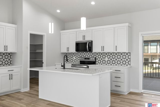 7220 NW 19th Street, Lincoln, NE 68521