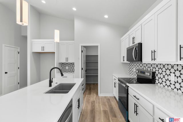 7220 NW 19th Street, Lincoln, NE 68521