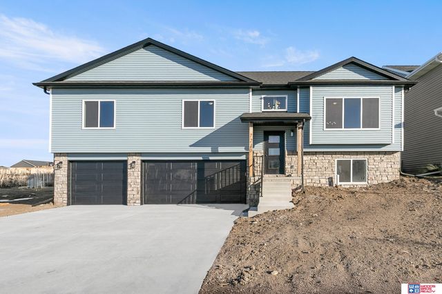 7220 NW 19th Street, Lincoln, NE 68521