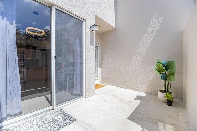 3735 Fieldstone BLVD # 9, Naples, FL 34109