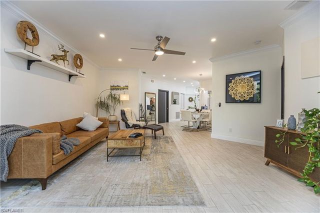 3735 Fieldstone BLVD # 9, Naples, FL 34109