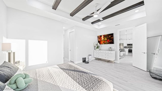 618 NW 7th PL, Cape Coral, FL 33993