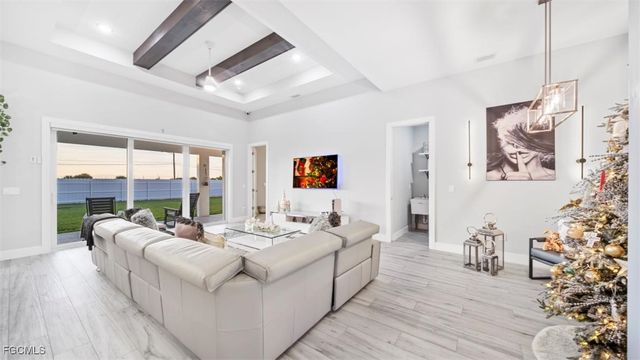 618 NW 7th PL, Cape Coral, FL 33993