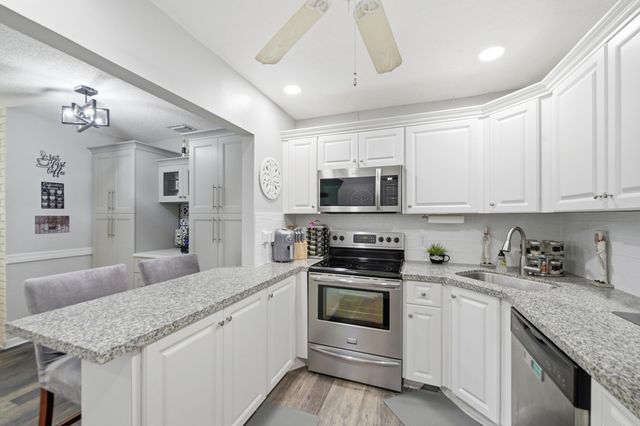 5883 La Paseos Drive D-2, Greenacres, FL 33463