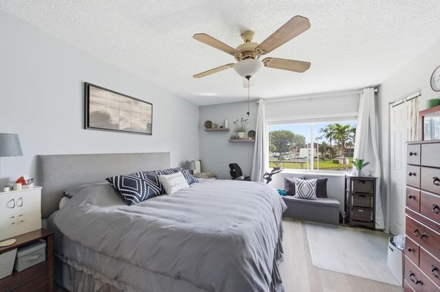 5883 La Paseos Drive D-2, Greenacres, FL 33463