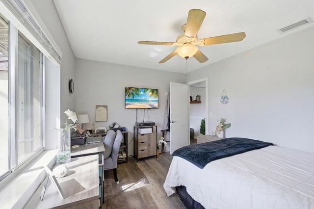 5883 La Paseos Drive D-2, Greenacres, FL 33463