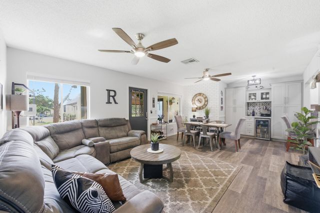 5883 La Paseos Drive D-2, Greenacres, FL 33463