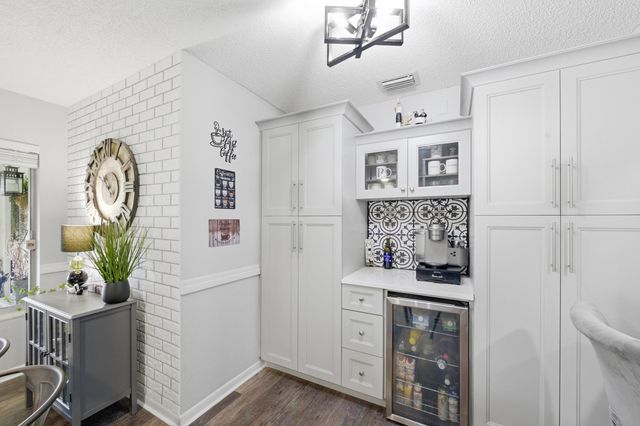 5883 La Paseos Drive D-2, Greenacres, FL 33463