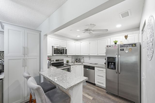 5883 La Paseos Drive D-2, Greenacres, FL 33463