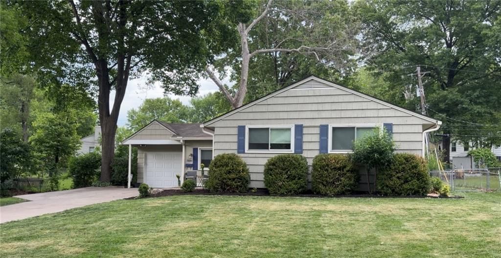 7605 Briar Street, Prairie Village, KS 66208