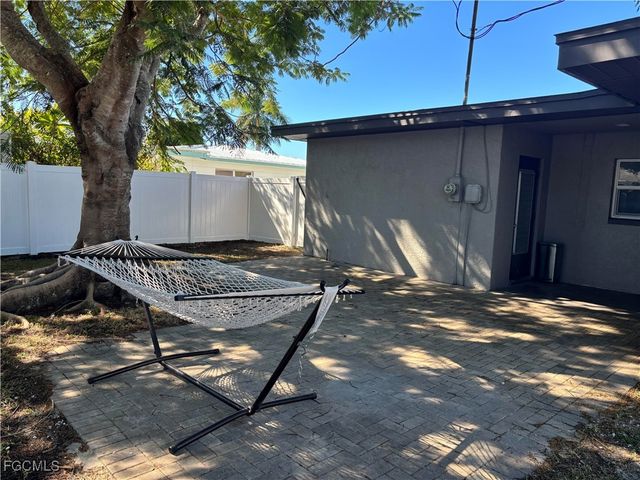 5521 Granada RD, Fort Myers, FL 33919