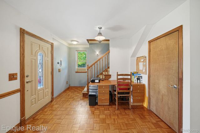 1642 Delmonte Street, Wolverine Lake Village, MI 48390