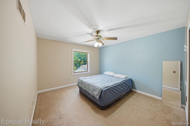 1642 Delmonte Street, Wolverine Lake Village, MI 48390