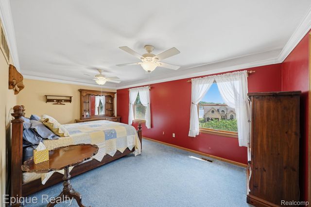 1642 Delmonte Street, Wolverine Lake Village, MI 48390