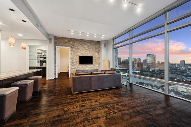 2207 Bancroft Street 1606, Houston, TX 77027