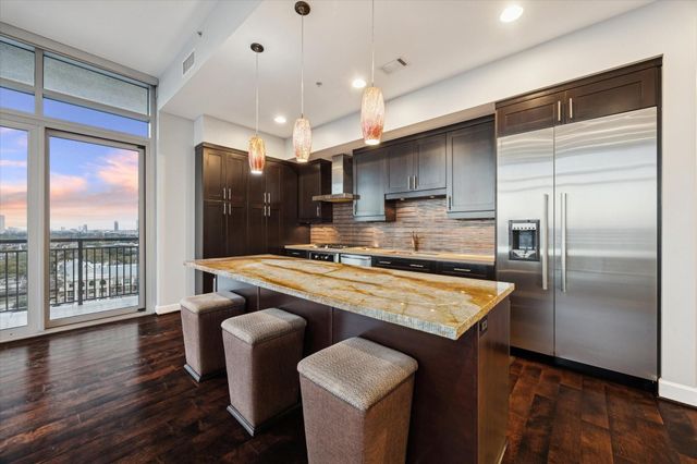 2207 Bancroft Street 1606, Houston, TX 77027