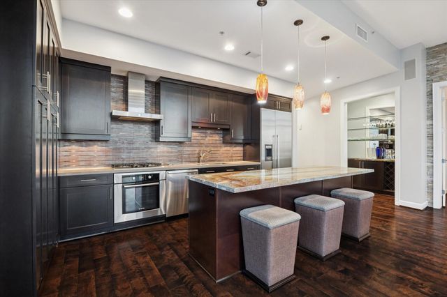 2207 Bancroft Street 1606, Houston, TX 77027