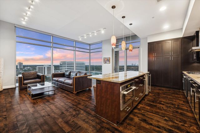 2207 Bancroft Street 1606, Houston, TX 77027