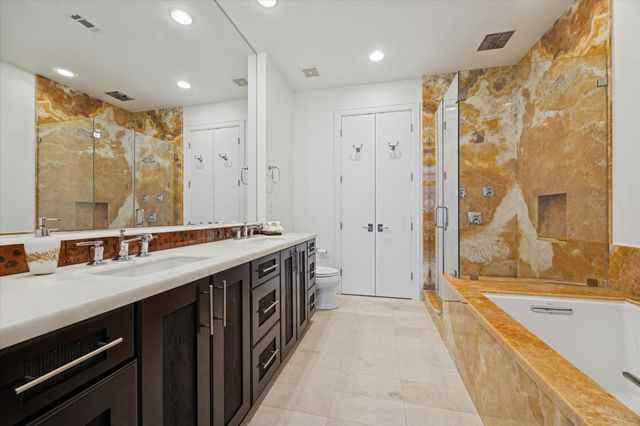 2207 Bancroft Street 1606, Houston, TX 77027