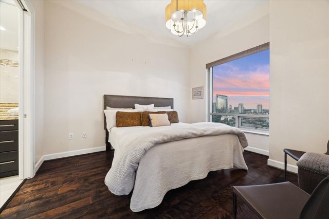 2207 Bancroft Street 1606, Houston, TX 77027