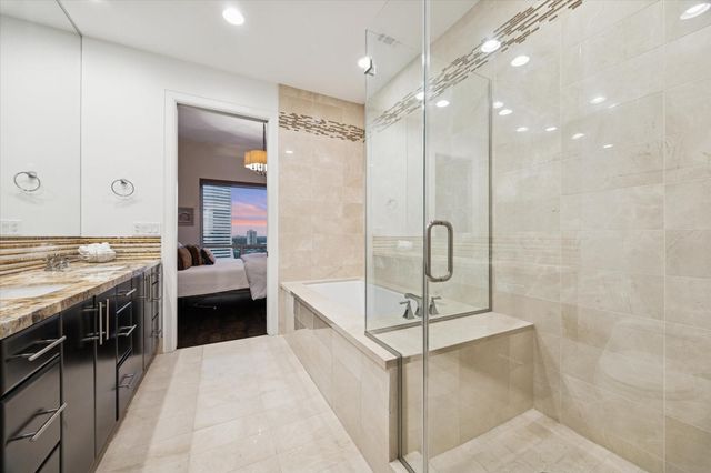 2207 Bancroft Street 1606, Houston, TX 77027