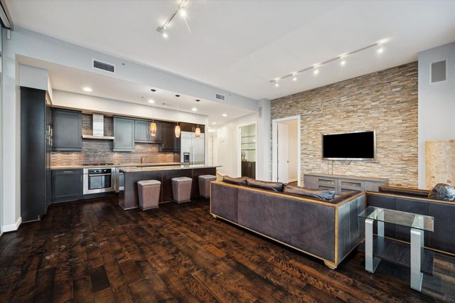 2207 Bancroft Street 1606, Houston, TX 77027