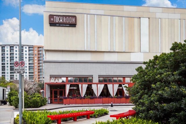 2207 Bancroft Street 1606, Houston, TX 77027