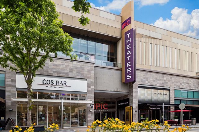 2207 Bancroft Street 1606, Houston, TX 77027