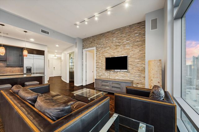 2207 Bancroft Street 1606, Houston, TX 77027