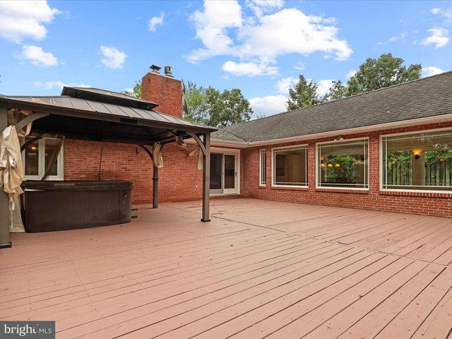 4100 DOWNING ST, Annandale, VA 22003