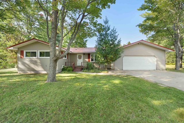 1571 NE Dorena Drive, Kalkaska, MI 49646