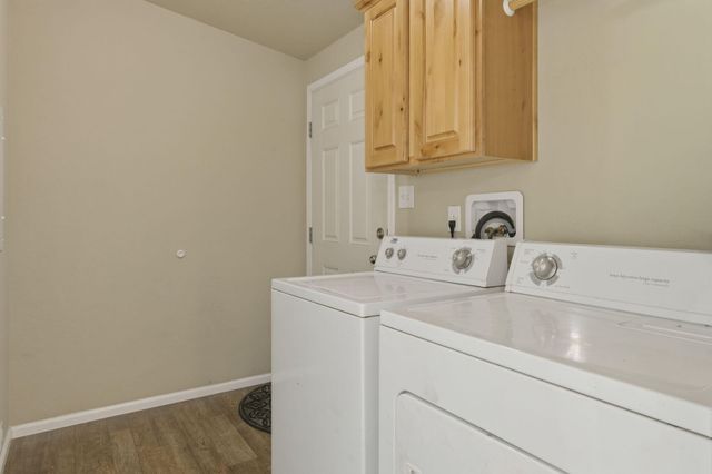 2530 SW Evening Primrose Drive, Redmond, OR 97756