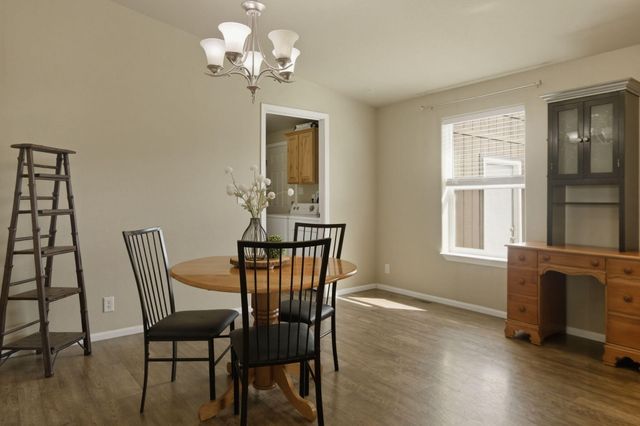 2530 SW Evening Primrose Drive, Redmond, OR 97756