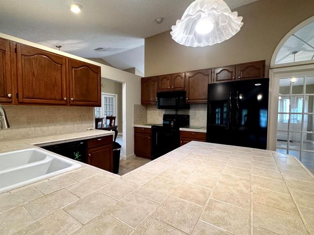 1465 SE Westmoreland Boulevard, Port St Lucie, FL 34952