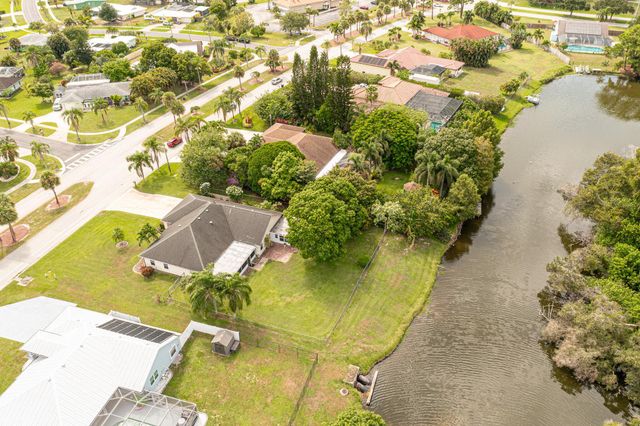1465 SE Westmoreland Boulevard, Port St Lucie, FL 34952
