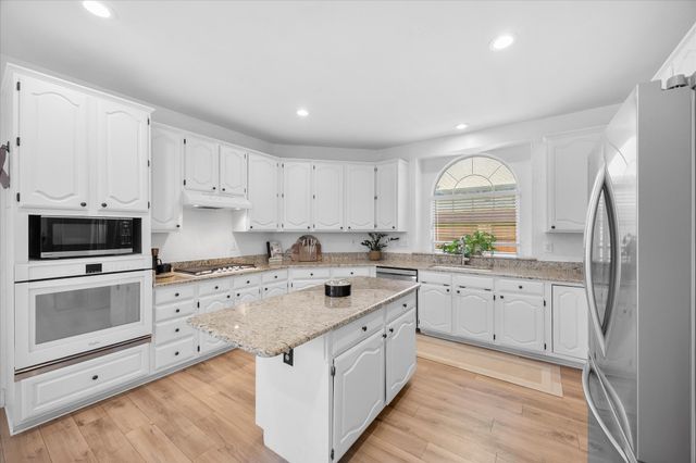 8705 Brookhollow Drive, Rowlett, TX 75089